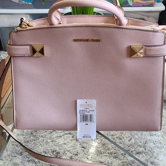 Michael Kors Handbags - Michael Kors EUC Pink Purse
